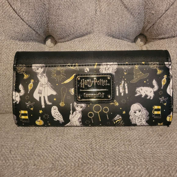 Loungefly Harry Potter Wallet - Picture 7 of 9